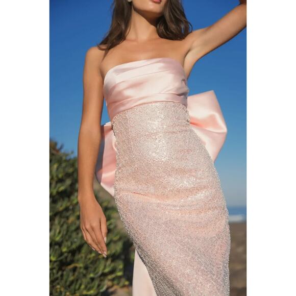 Strapless Embellished W Back Bow - BREATHTAKING!! Size-12 - Picture 1 of 4